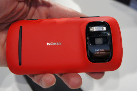 جديد نوكيا في مؤتمر MWC 2012: هاتف بكاميرا 41 ميجا بكسل وهاتف لوميا 610