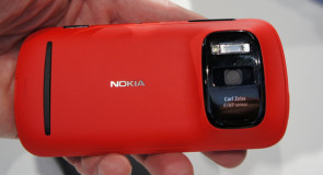 جديد نوكيا في مؤتمر MWC 2012: هاتف بكاميرا 41 ميجا بكسل وهاتف لوميا 610